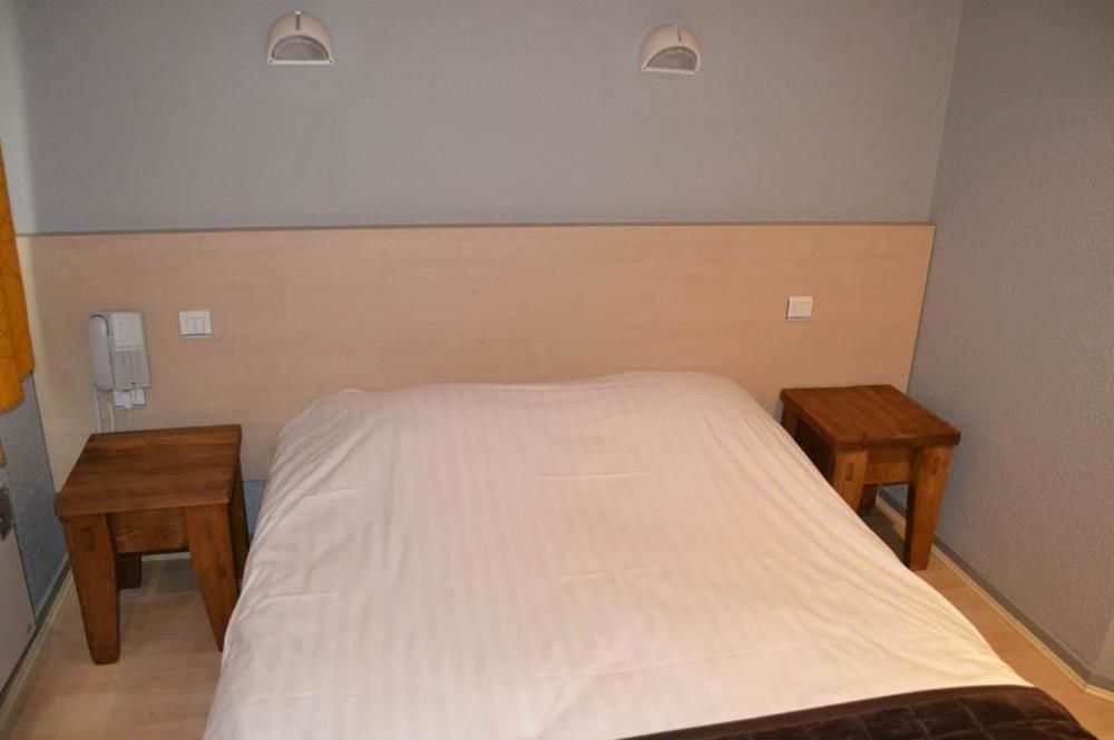 Lac'Hotel France Montréal La Cluse Eksteriør billede